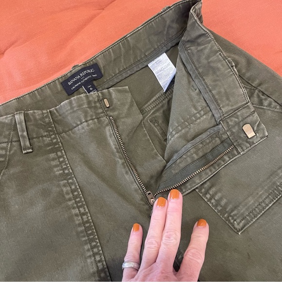 Banana Republic Girlfriend Authentic Chino - Picture 9 of 12